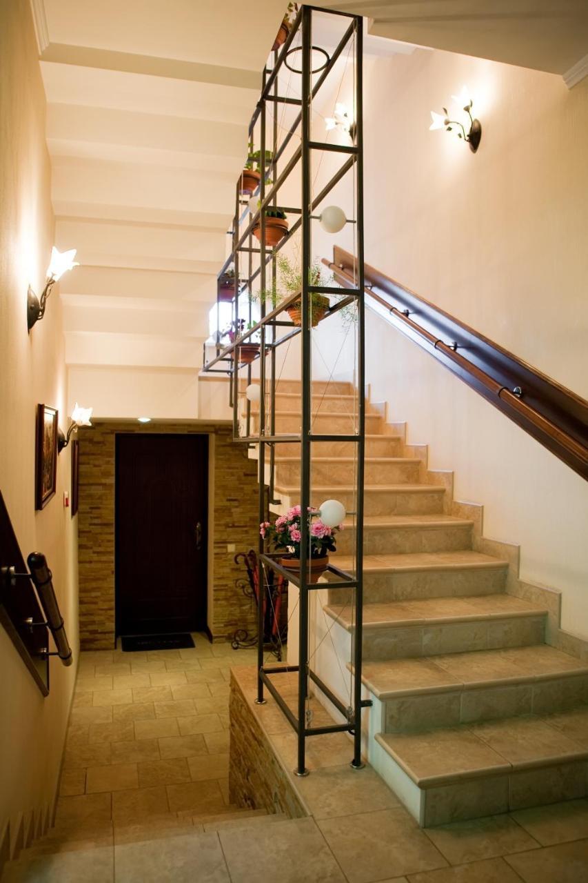 Villa Oselya Kyiv Exterior photo